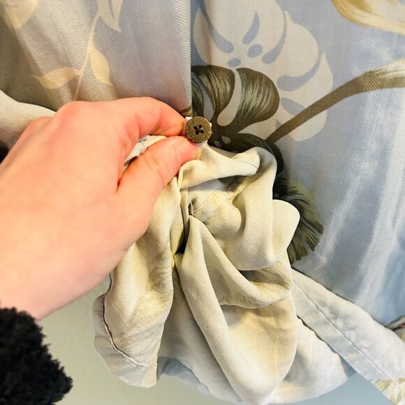 Axist Tropical Shirt Mens Size XL 100% Silk Light Blue Floral Short Sleeve - Picture 3 of 6